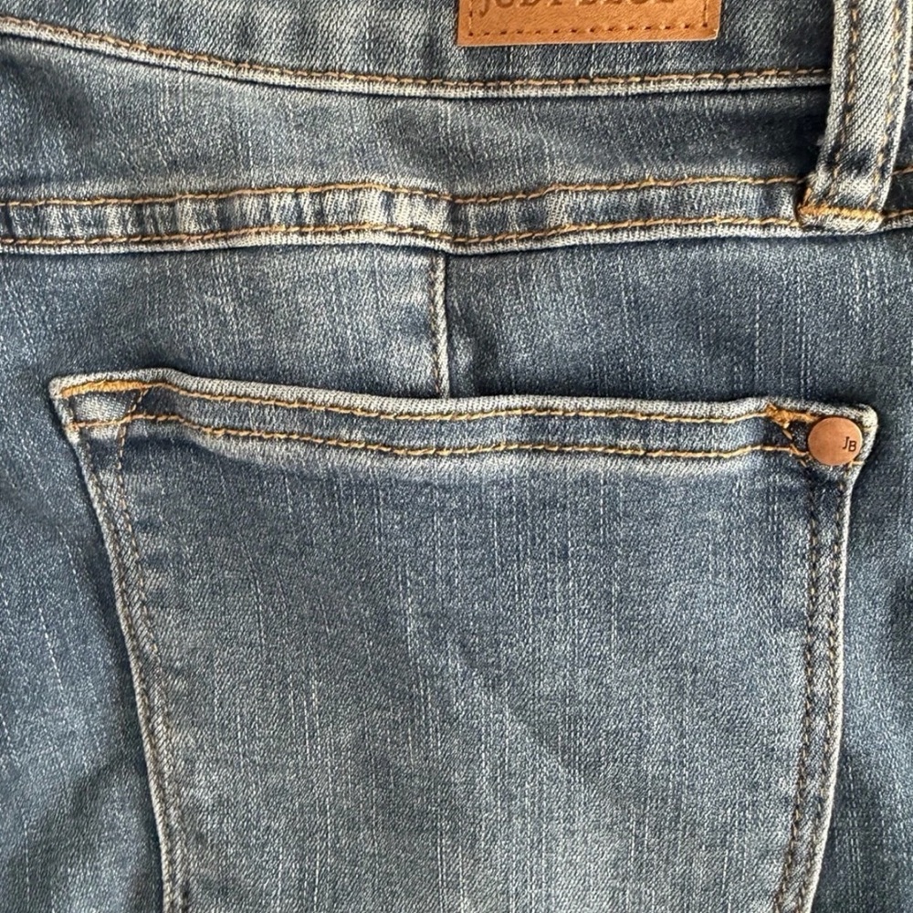Judy Blue High-Rise Super Flare Jeans with Front Seam & Raw Hem – Size 11/30 - Picture 3 of 4
